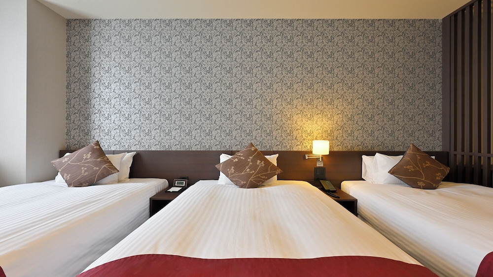 3 BEDROOMS, DELUXE, TRIPLE