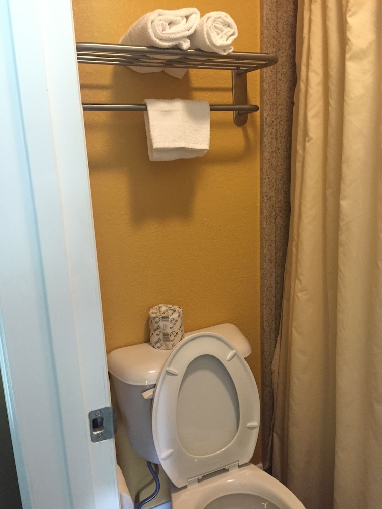 Budget Inn Sanford 11/40
