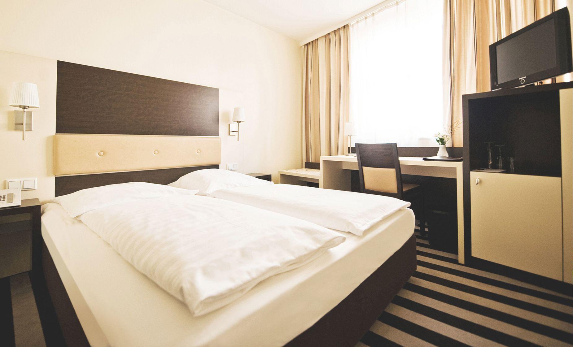 Medium, Double Bed