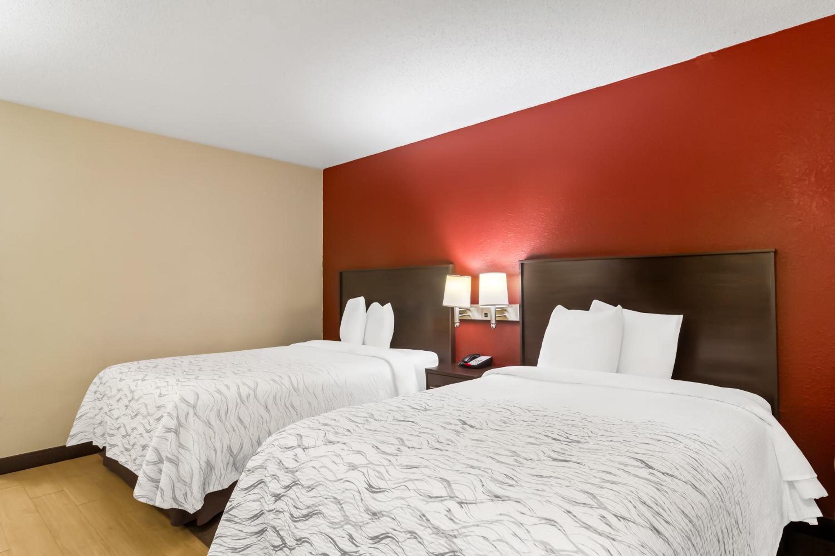 جناح بسريرين مزدوجين مع أريكة، Red Roof PLUS Jacksonville - Southpoint 2/5