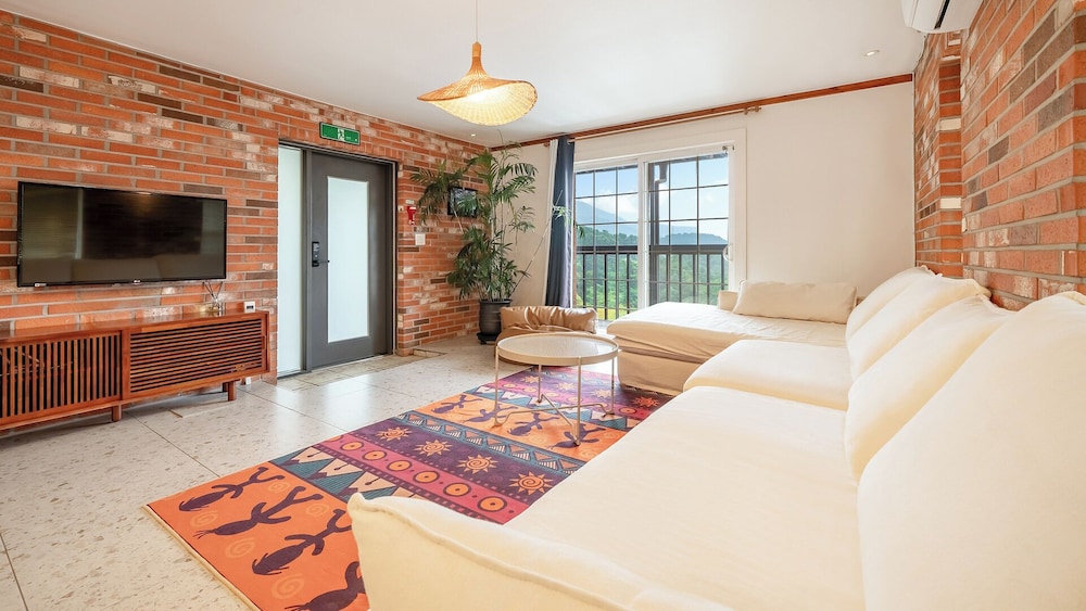 Gapyeong Botanical Pension 35/50
