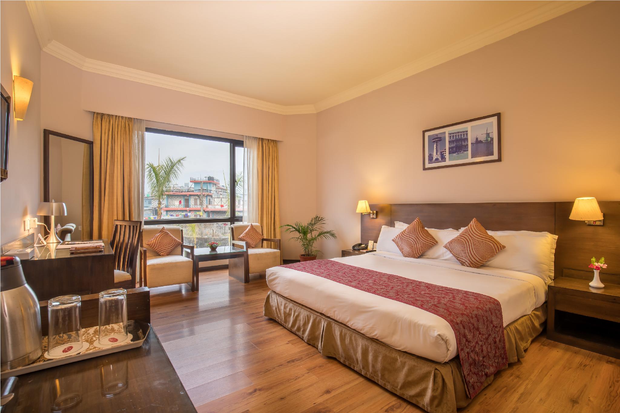 DELUXE ROOM