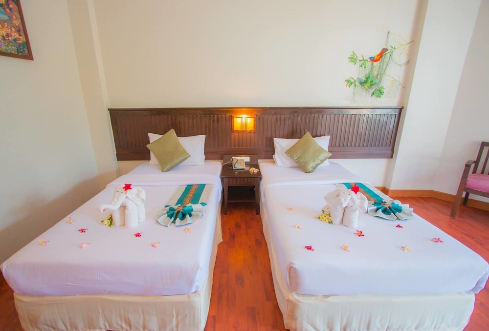 Phi Phi Island Cabana Hotel 40/69