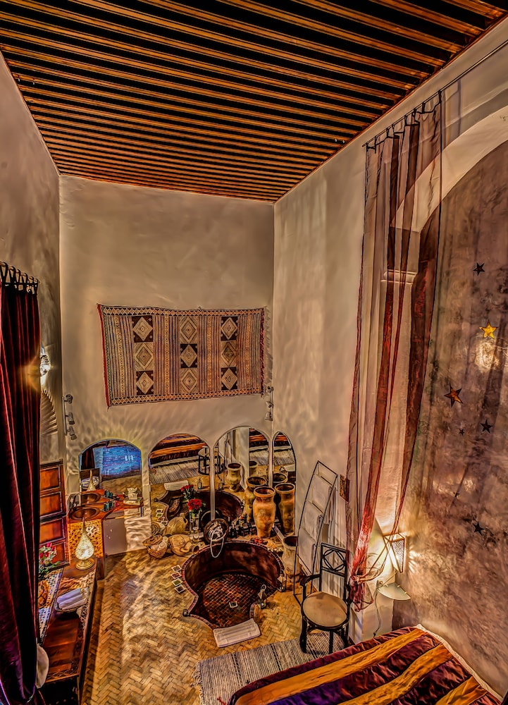 Riad Almaz 18/31