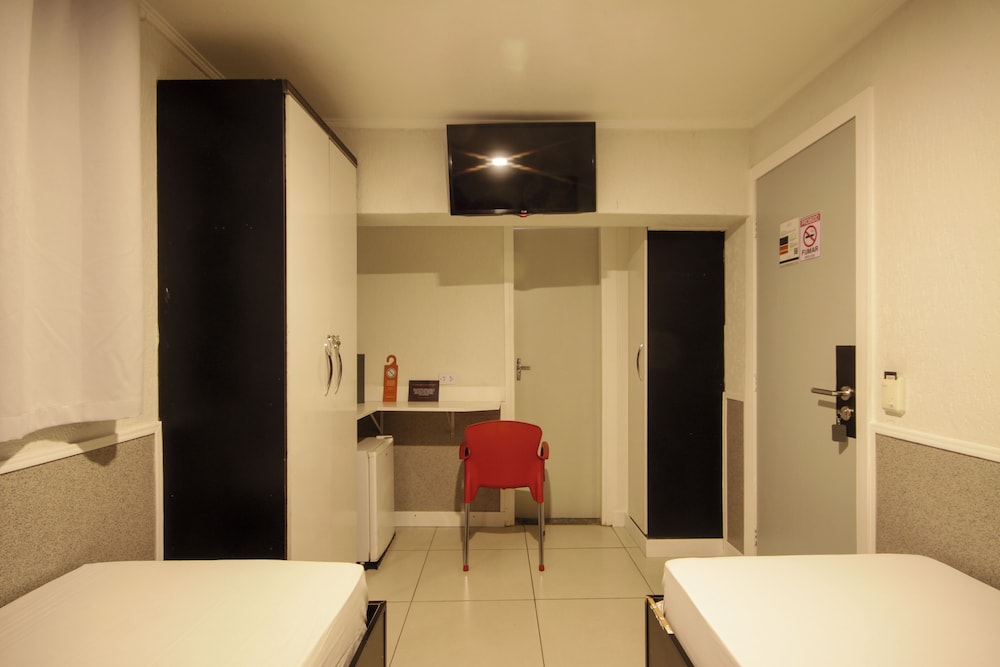 Calamares Hotel 31/49