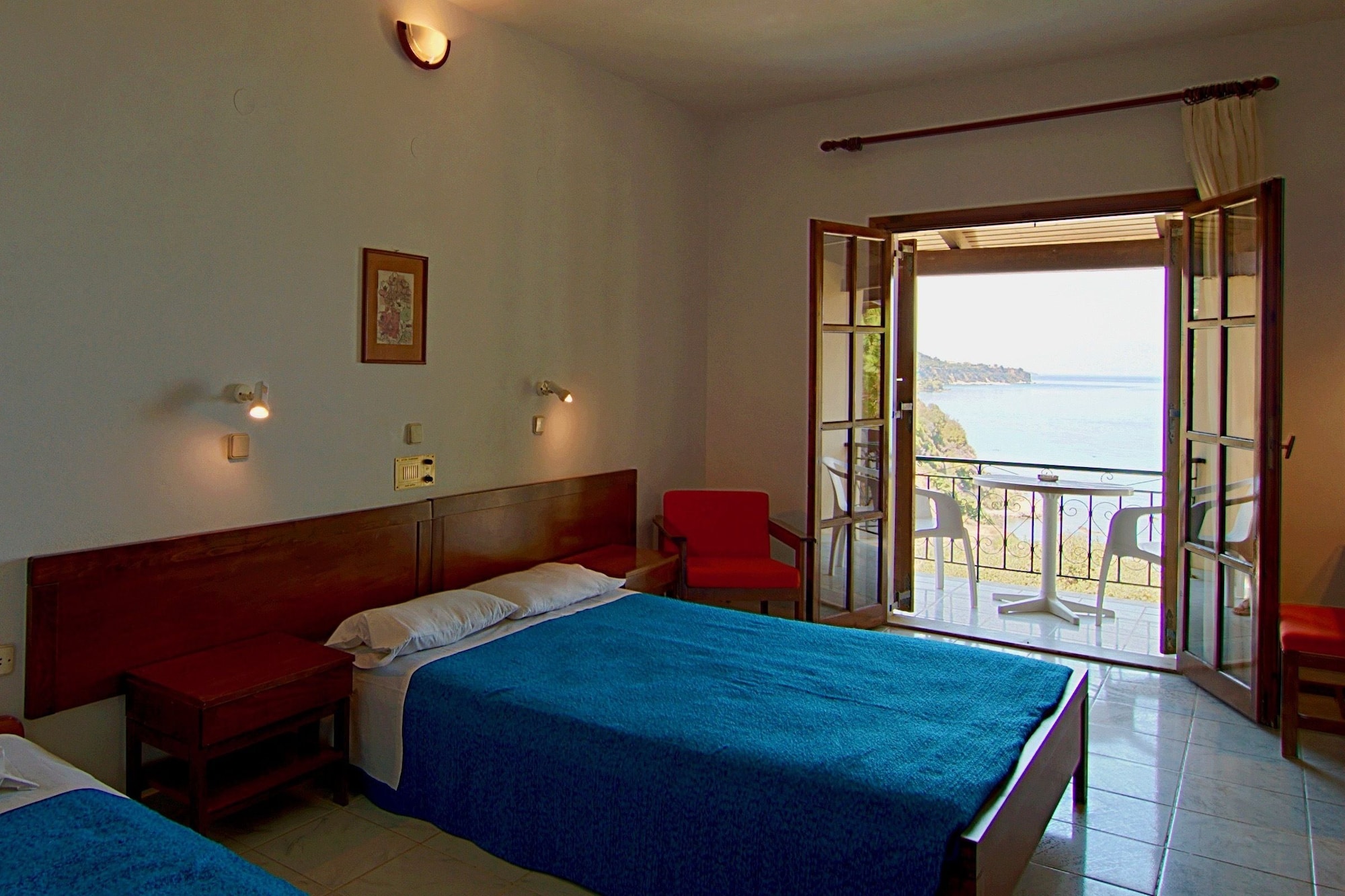 1 BEDROOM, STUDIO