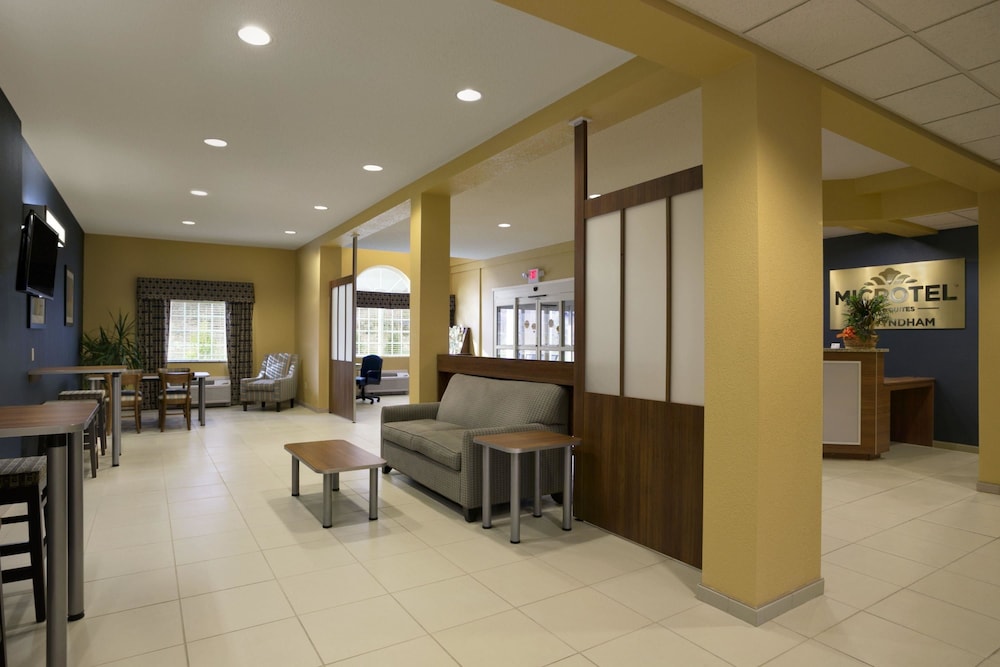 Quality Inn & Suites Washington PA 6/32