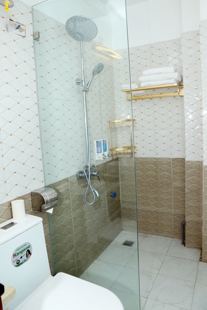 Luxury Airport Hotel & Spa 21/22