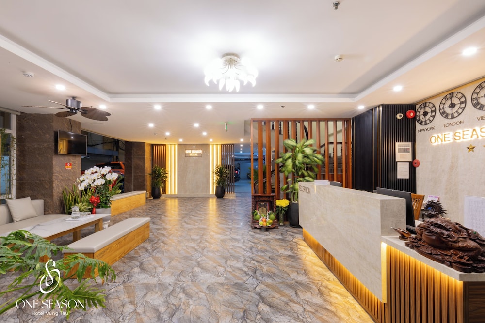 Ngoc Hanh Beach Hotel 10/75