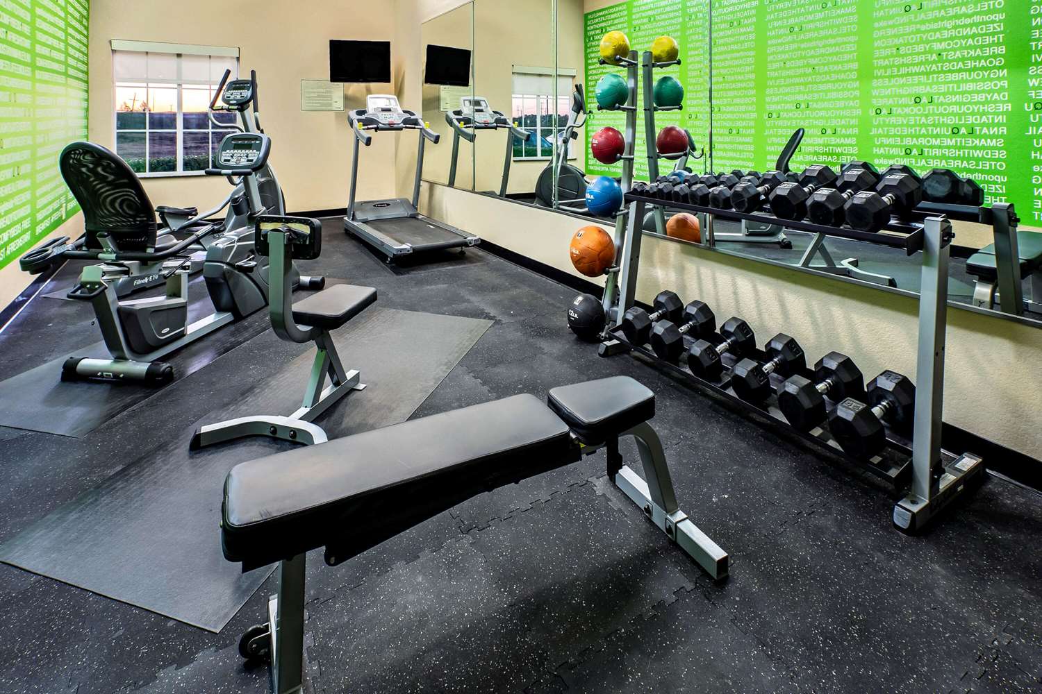 La Quinta Inn & Suites by Wyndham Garland Harbor Point 28/54