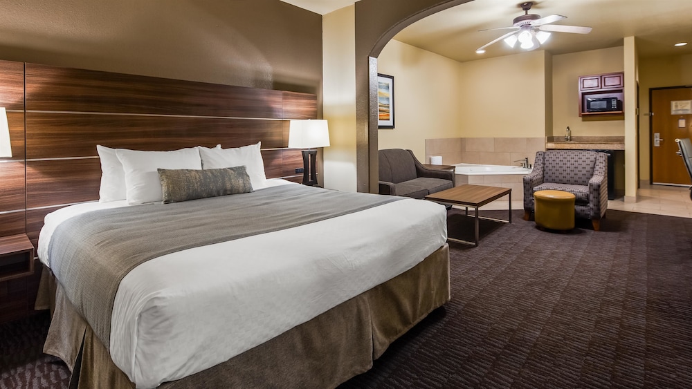 Best Western Plus Hill Country Suites 9/35