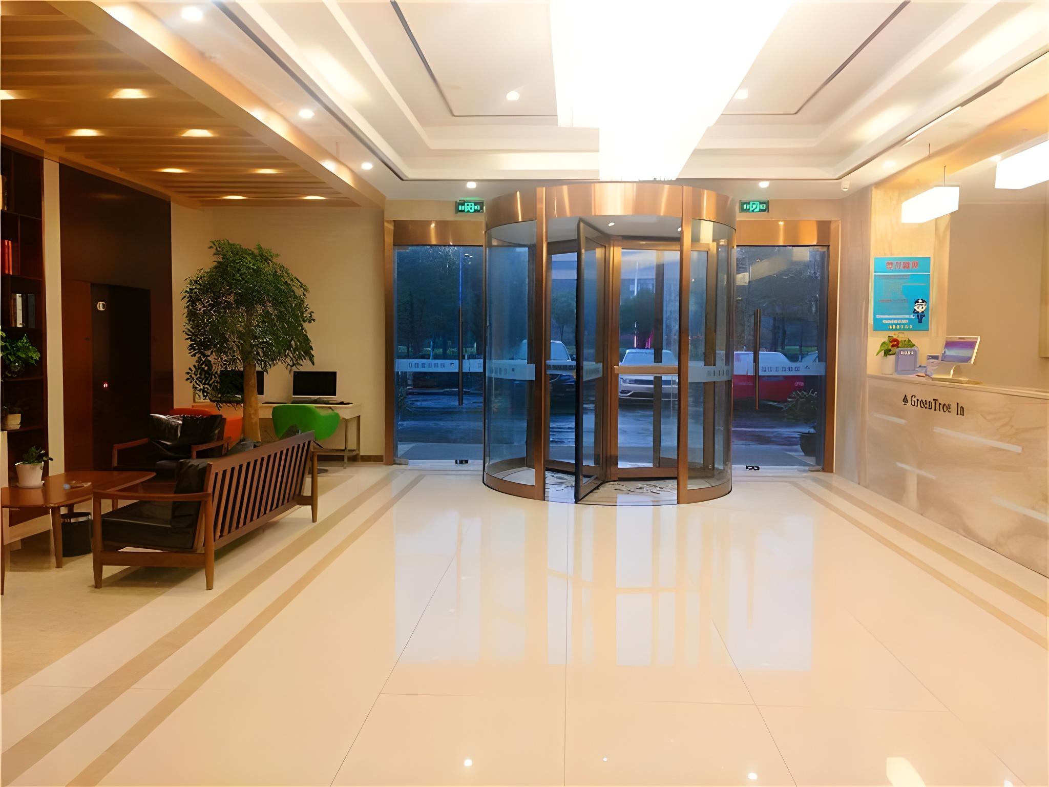 GreenTree Inn Jiaxing Haiyan Passenger Transport Center Hotel 9/26