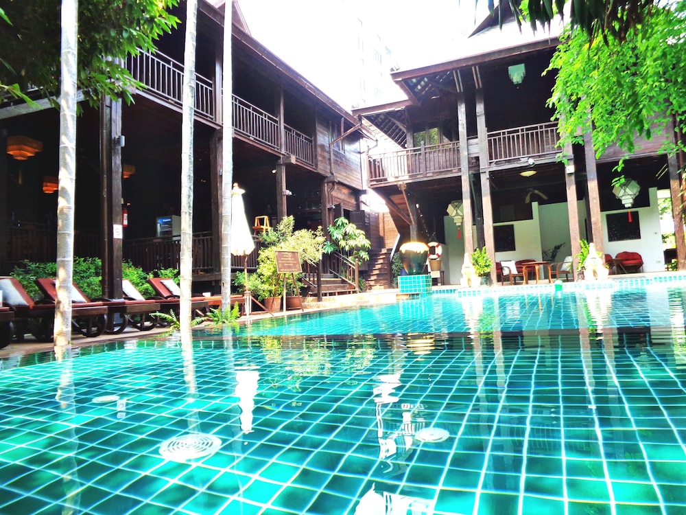 YANTARASRI RESORT 62/67