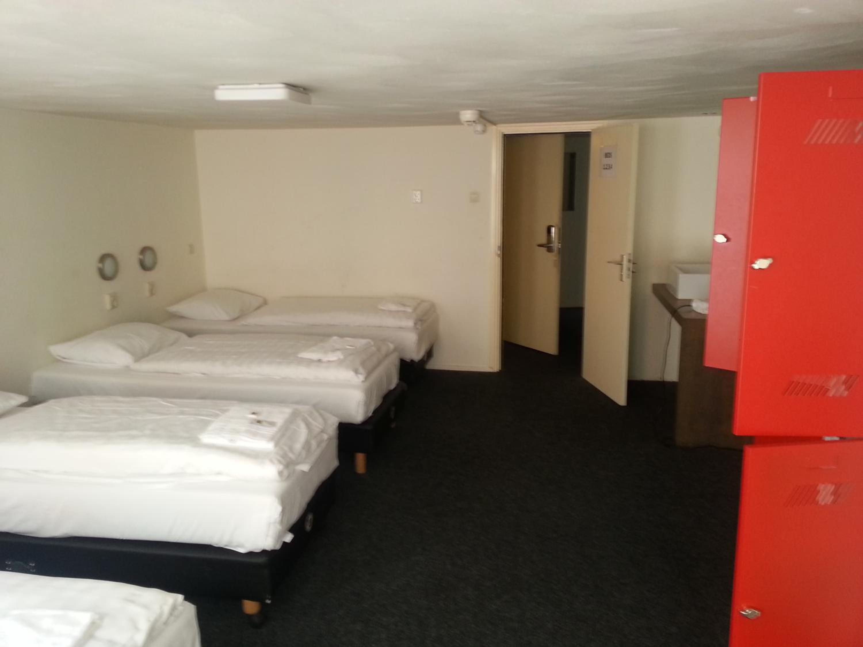 Female Dorm, Female Only, 8 Beds, Private Bathroom