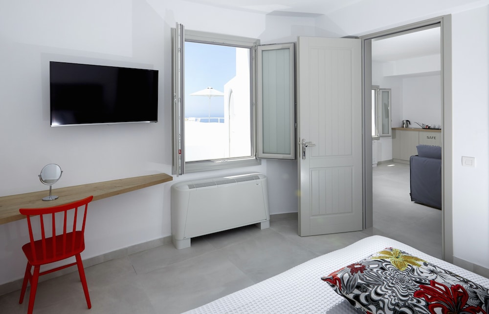 APERANTO SUITES 46/70