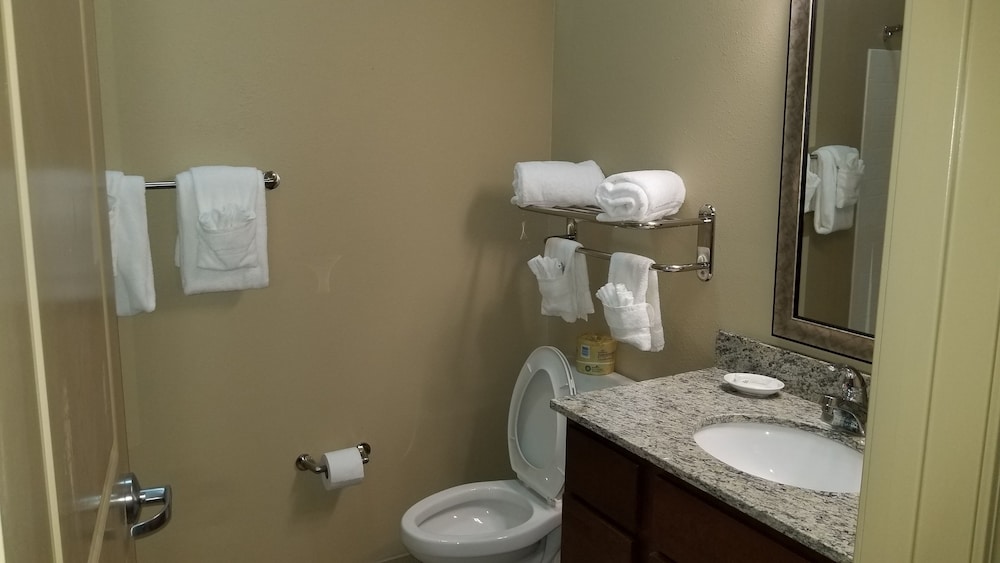 MAINSTAY SUITES HACKBERRY SPORTSMAN'S LODGE 6/17