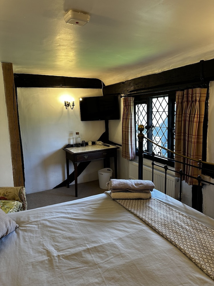 Dunsfold B&amp;B 27/44