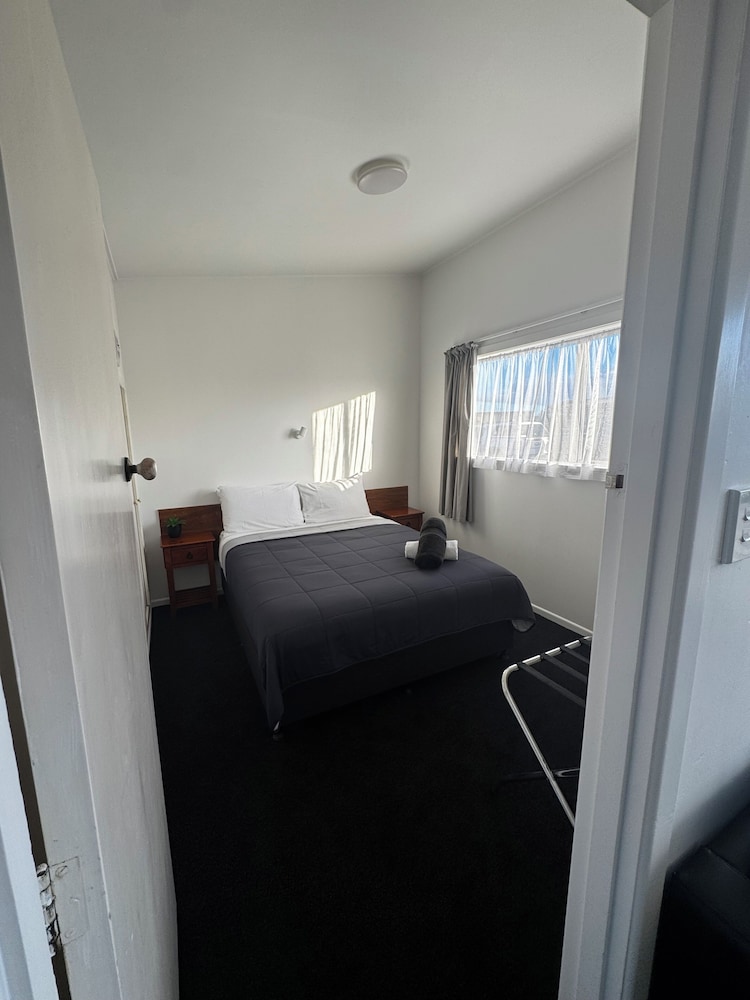 شقة كلاسيكية بسريرين كوين