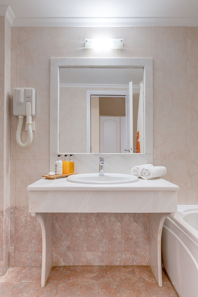 Epavlis Hotel And Spa 50/50