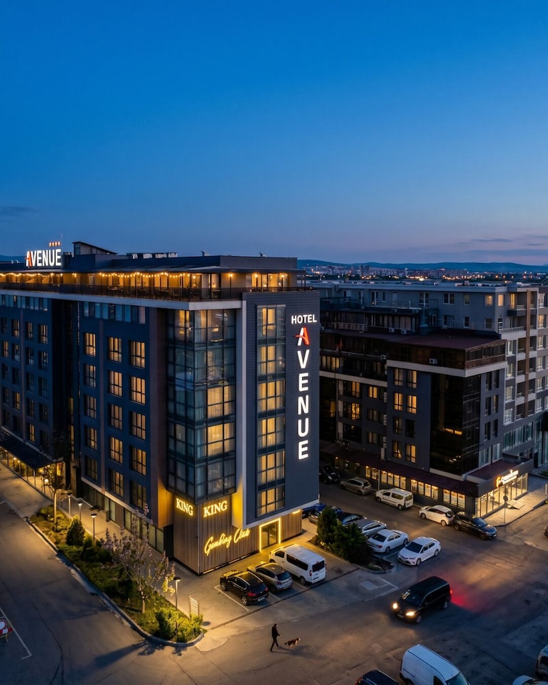 Avenue Hotel 2/50