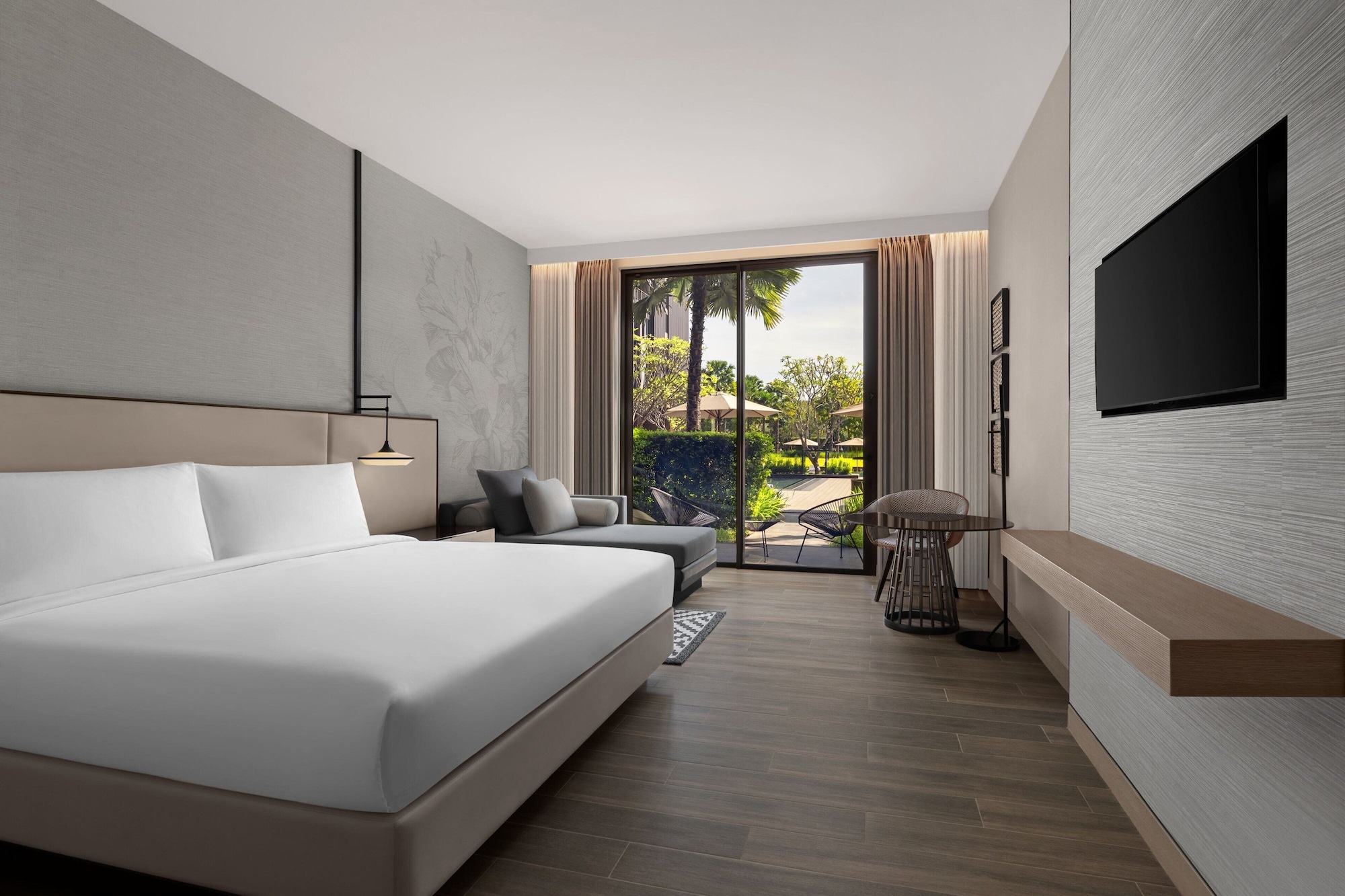 Deluxe, King Bed, Garden View
