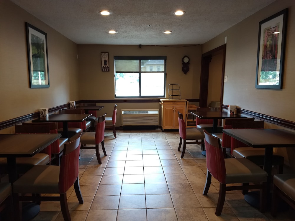 Comfort Inn Mount Vernon Downtown 21/28