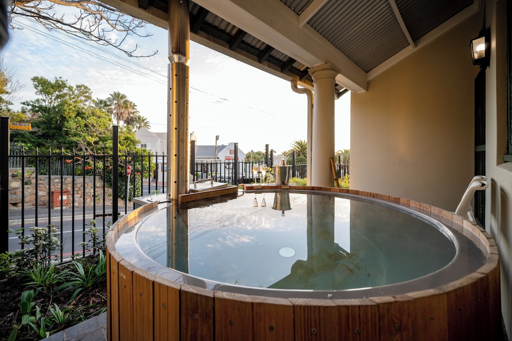 Camps Bay Village 34/50