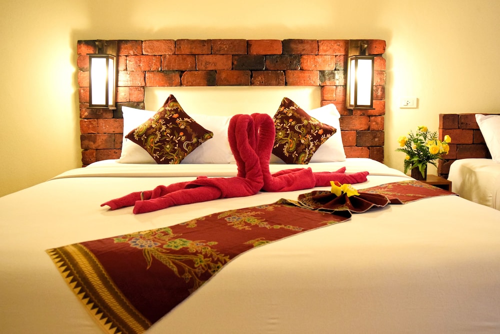 LANTA PEARL BEACH RESORT 54/78