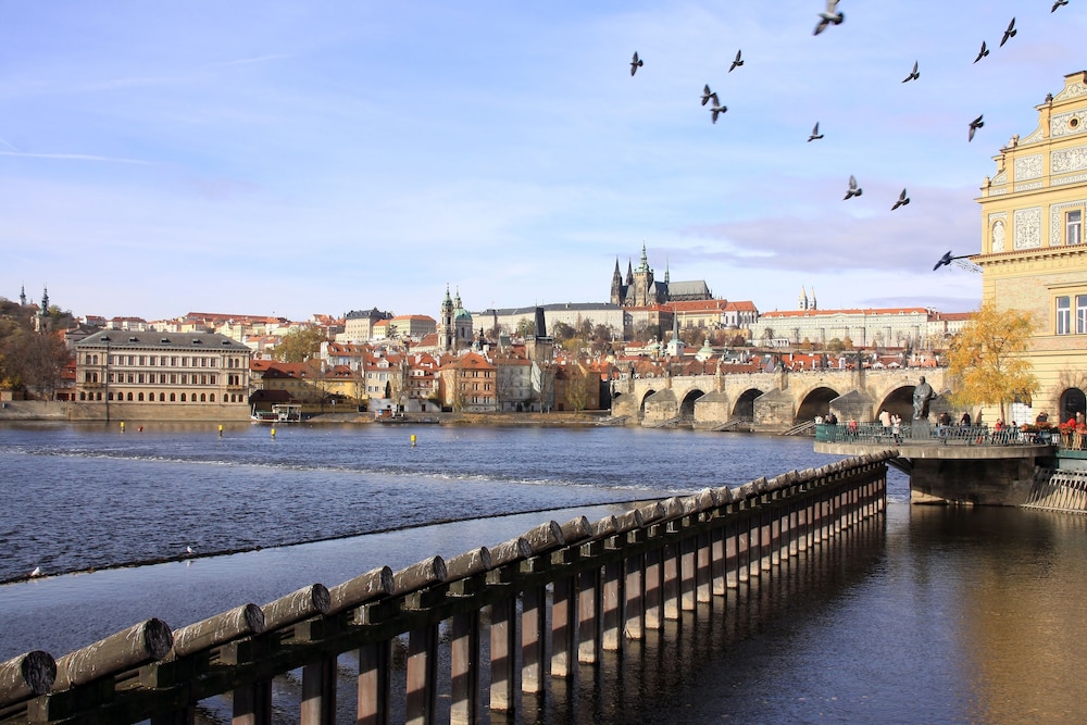 Moods Charles Bridge 62/66