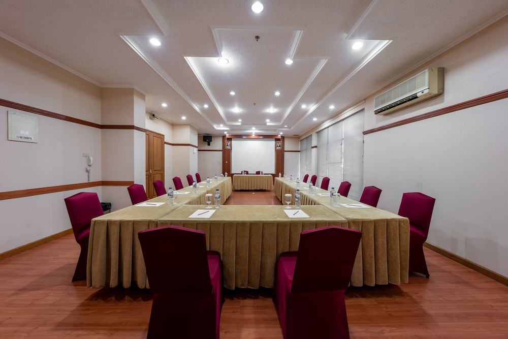 Hotel Marcopolo Jakarta 74/83