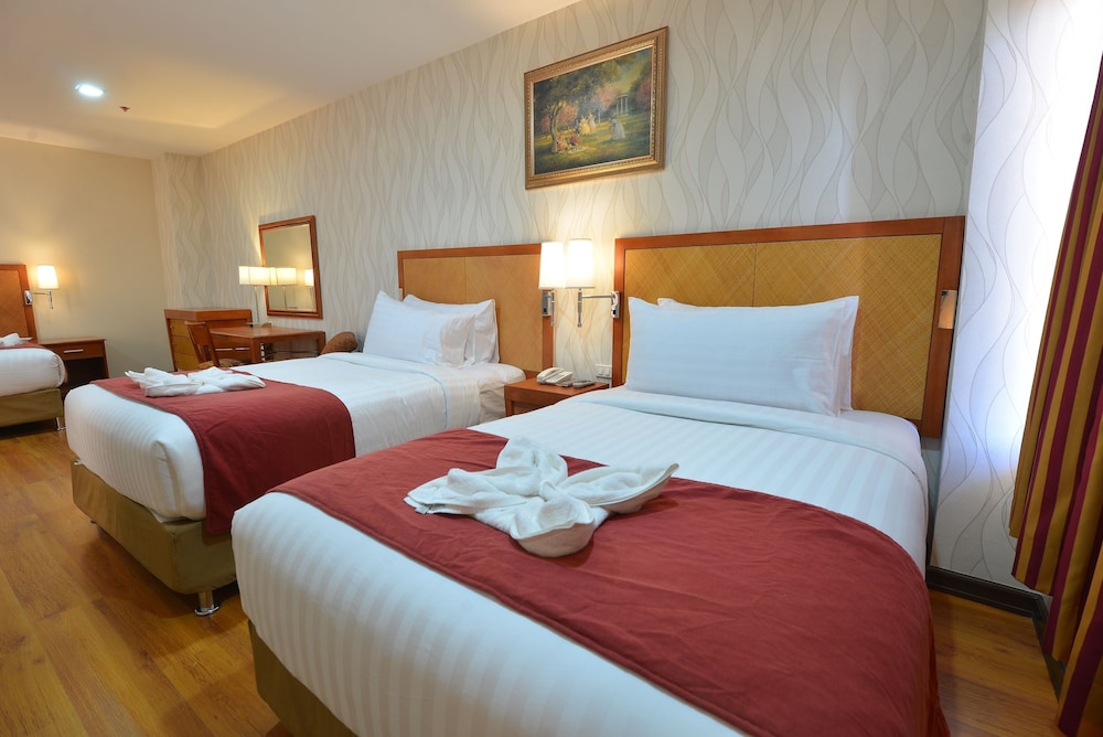 Royal Suites Condotel 3/18