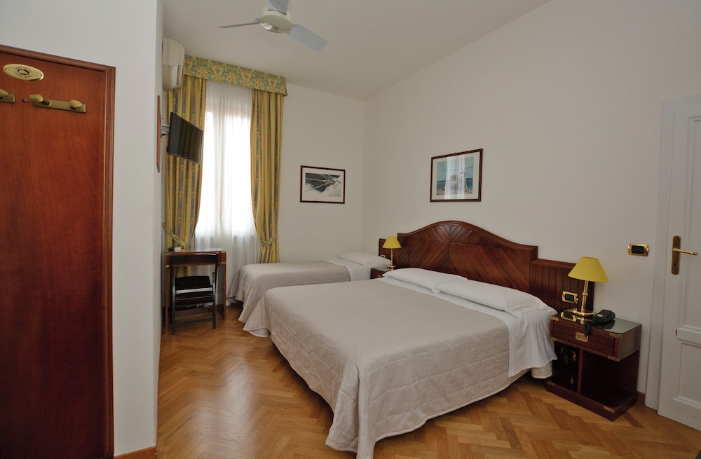 Albergo Italia 7/42