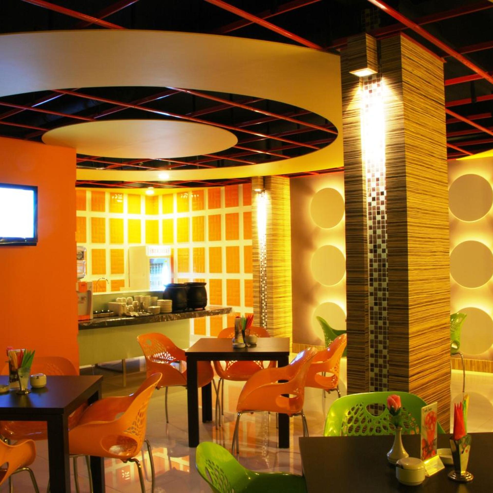 HOTEL MAXIMILLIAN 37/55