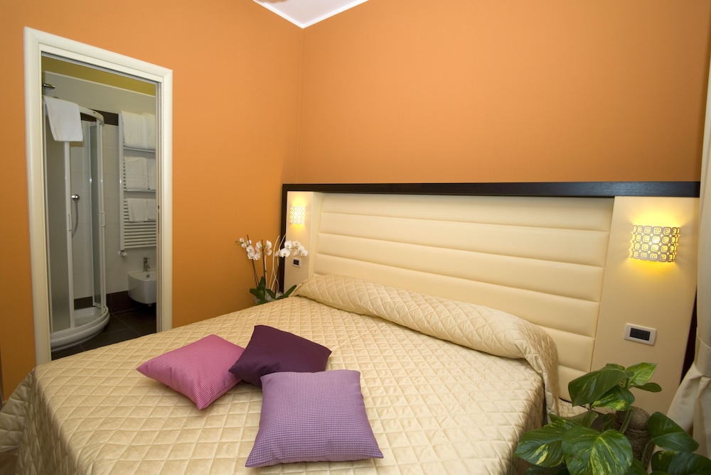 Hotel Rosignano 14/27