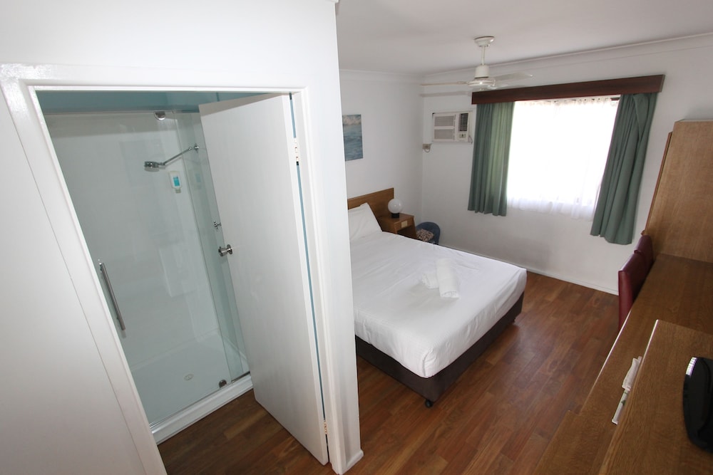 Toreador Motel 17/50