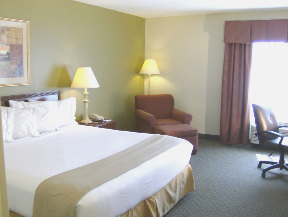 Holiday Inn Express Evansville - West 16/49