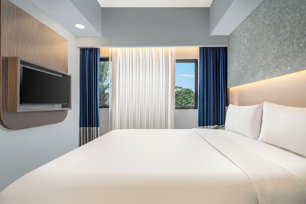 غرفة بريميير ديلوكس بسرير كينج، favehotel PGC Cililitan 2/7