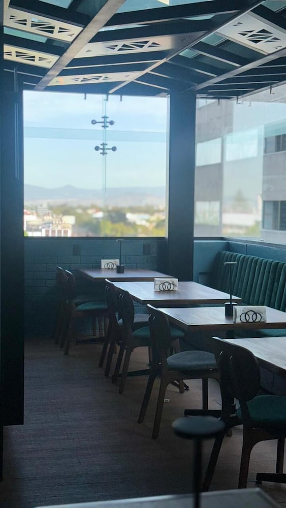 Hotel Flamencos 37/50