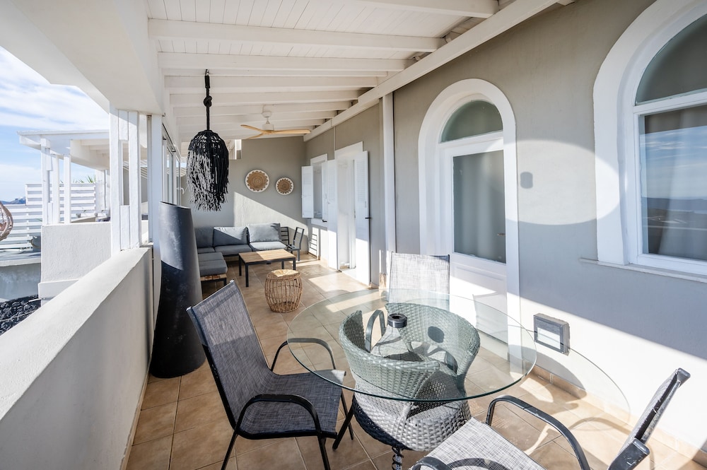 Smy Santorini Suites & Villas 49/76