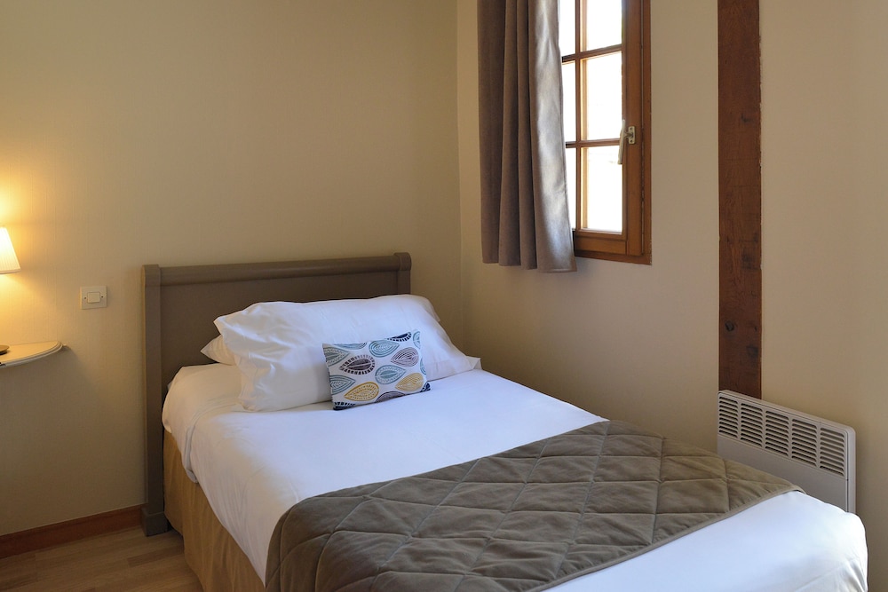 AUBERGE LE COLOMBIEN 20/37