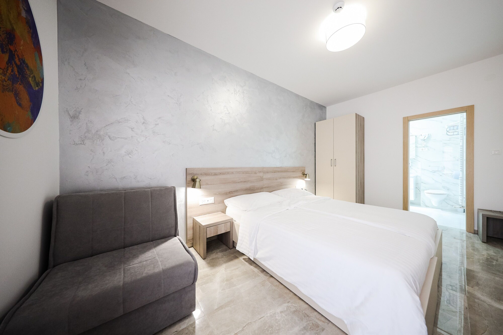 DELUXE, DOUBLE OR TWIN BED, SEA VIEW