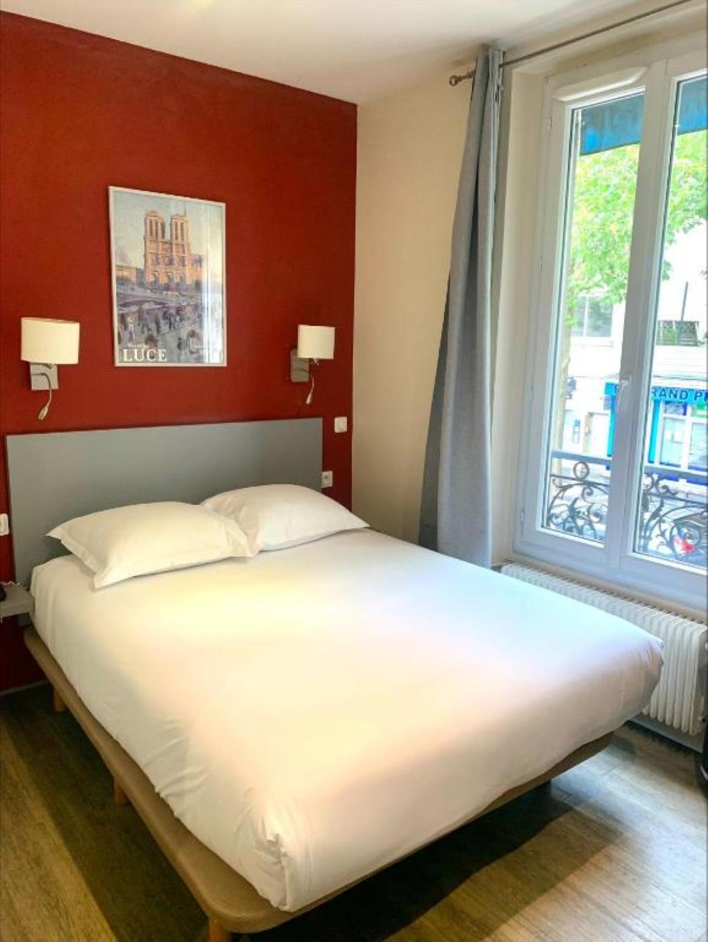 Room, Double or Twin Bed