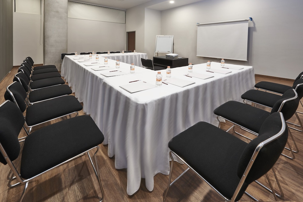 City Express Suites by Marriott Tijuana Rio 39/50