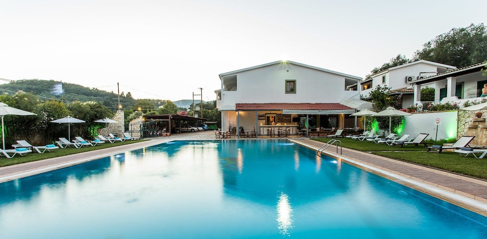 Paradise Inn 5/50