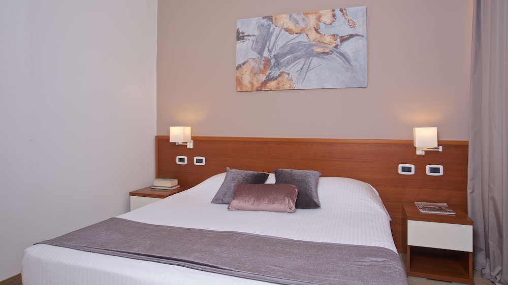 Arena Hotel Holiday 13/50
