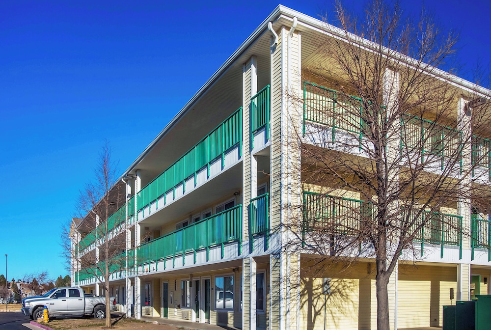 HomeTowne Studios By Red Roof Colorado Springs - Airport 3/27