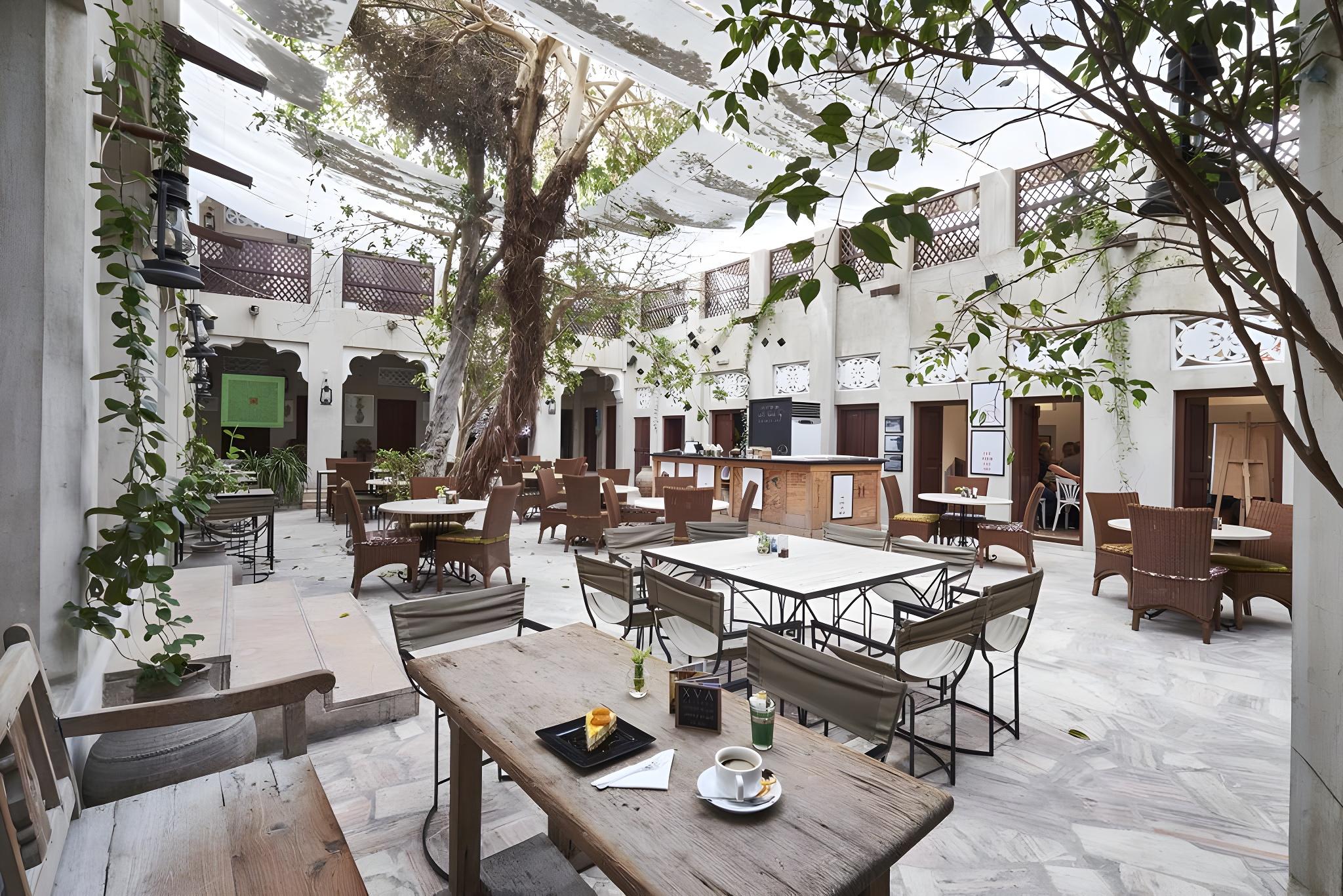 restaurant cafeteria
