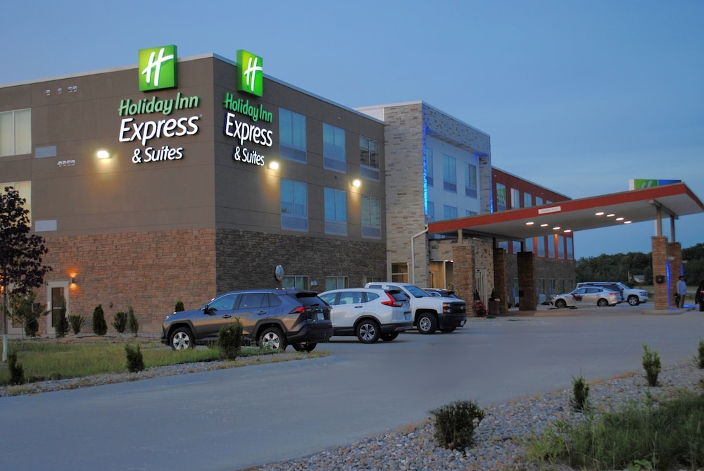 Holiday Inn Express Suites Columbia City 1/39