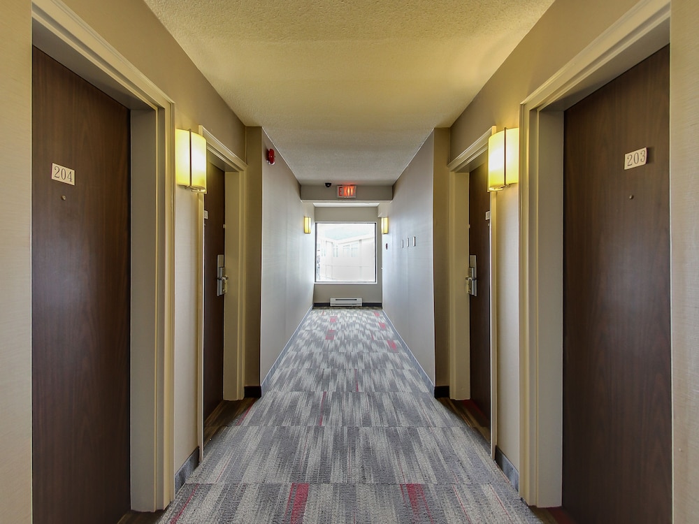 Spark by Hilton Oshawa 4/43