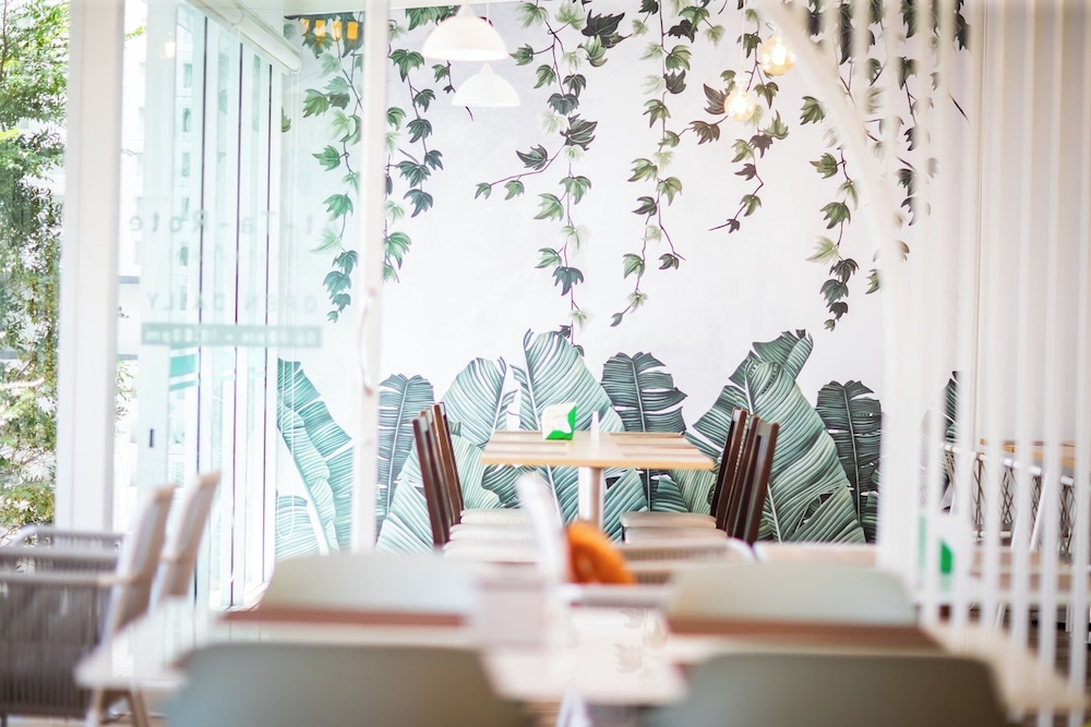 Phavina Hotel & Grand Boutique Rayong 70/72
